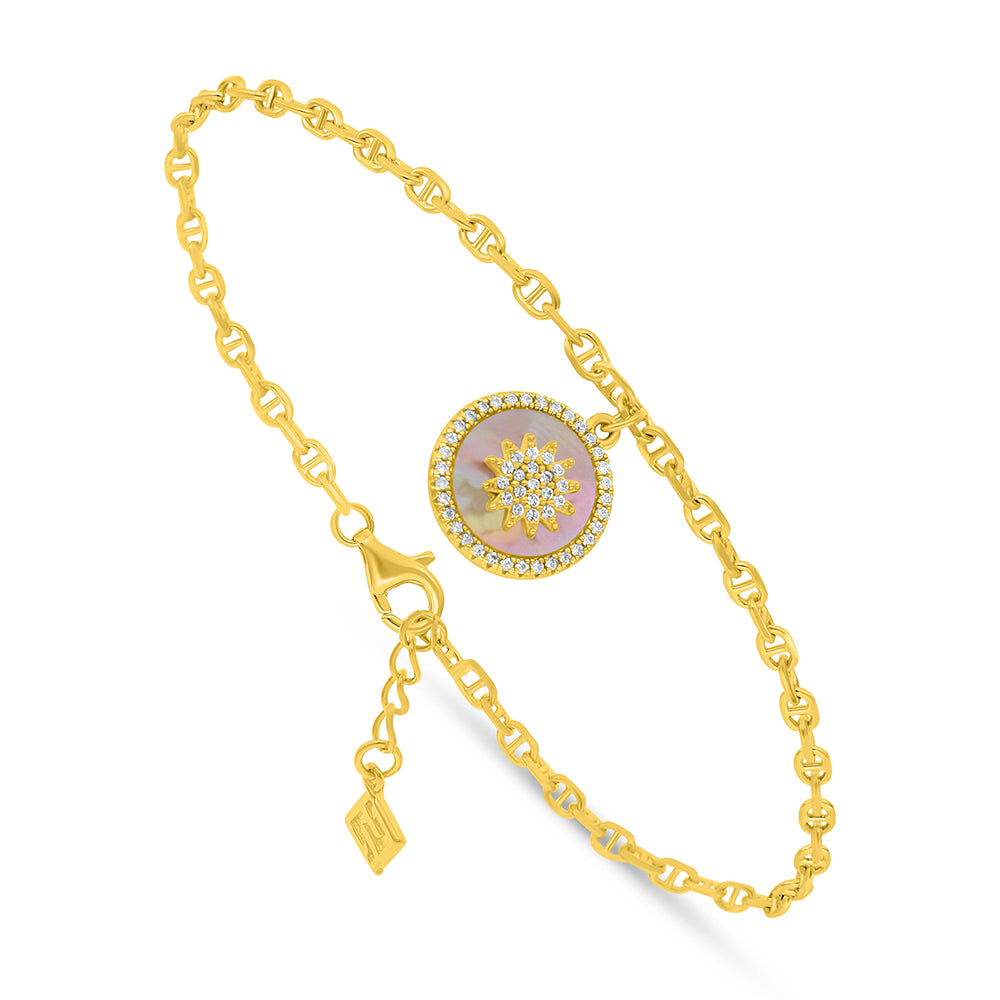 اسورة من الفضة الخالصة عيار 925 مطلية ذهبي مرصعة صدف وردي و فص ابيض