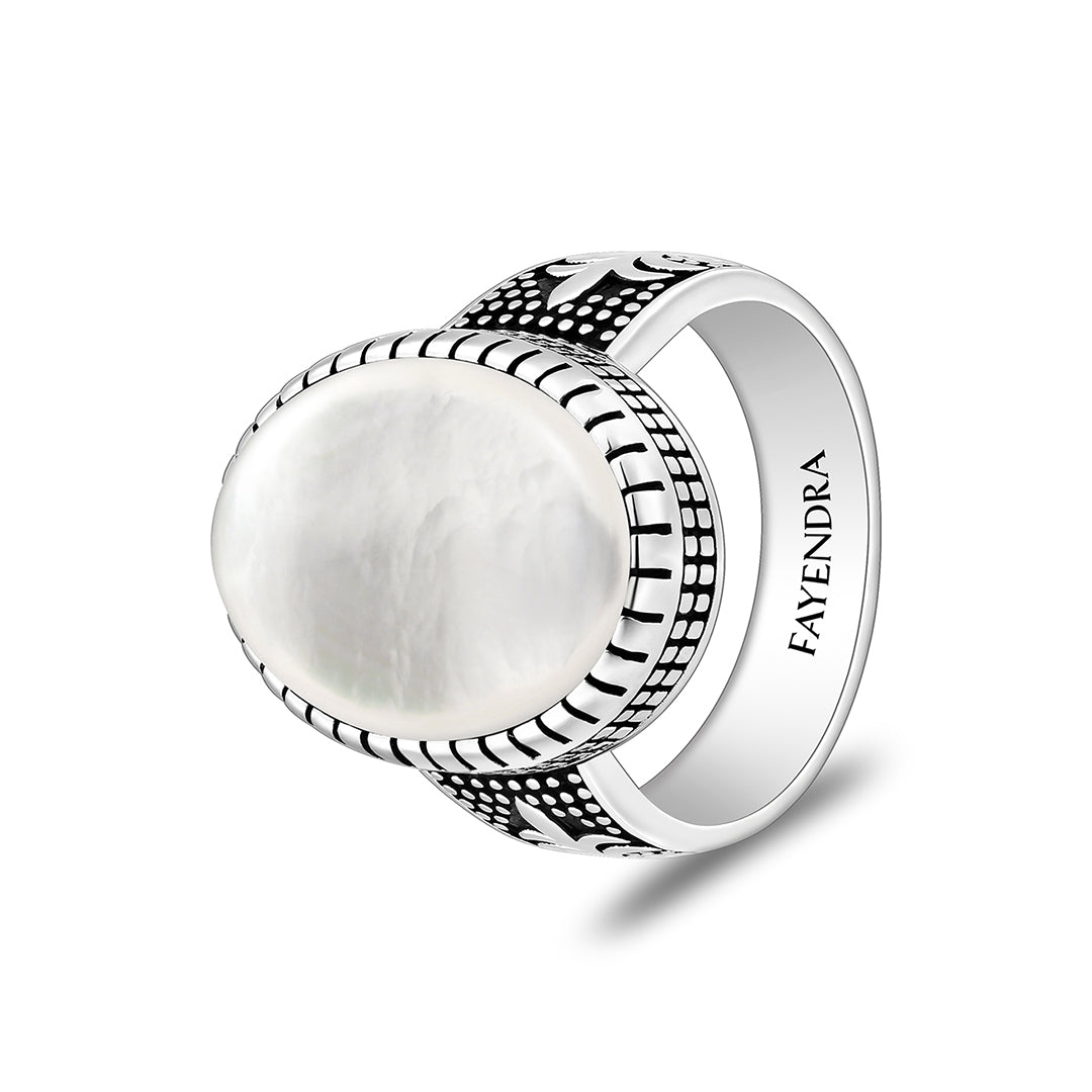 خاتم رجالي من الفضة الخالصة عيار 925 مطلي روديوم و اسود مرصع صدف ابيض كابشون