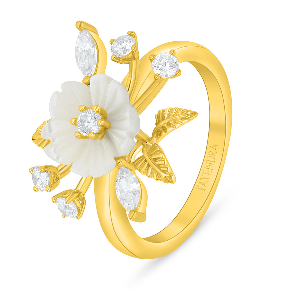 خاتم من الفضة الخالصة عيار 925 مطلي ذهبي مرصع صدف ابيض و فص ابيض