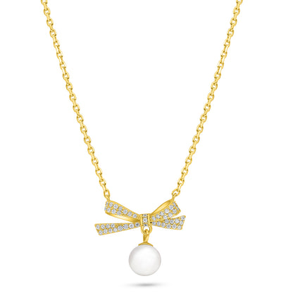 عقد من الفضة الخالصة عيار 925 مطلي ذهبي مرصع لولو ابيض طبيعي و فص ابيض