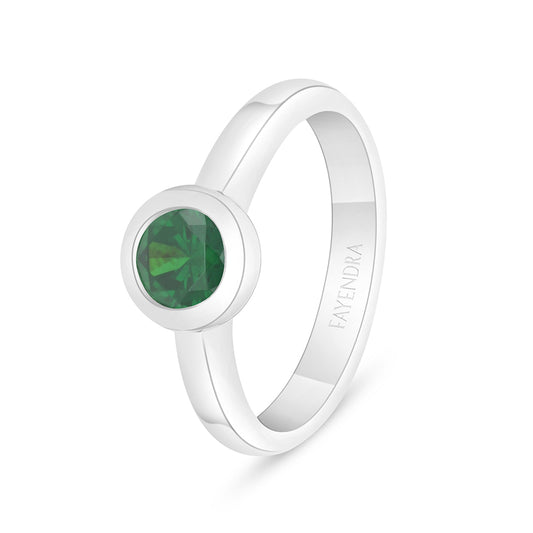 Sterling Silver 925 Ring Rhodium Plated Embedded With Emerald Zircon