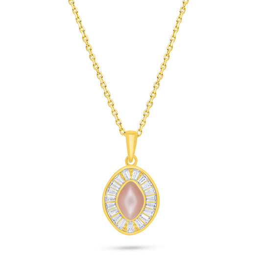 عقد من الفضة الخالصة عيار 925 مطلي ذهبي مرصع صدف وردي و فص ابيض